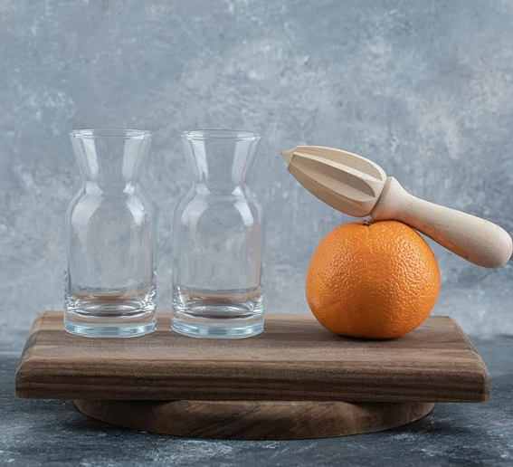 Pitcher: Clear Glass Pouring Carafe