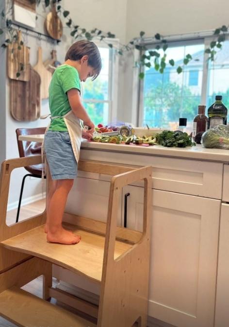 Furniture: Toddler Tower
