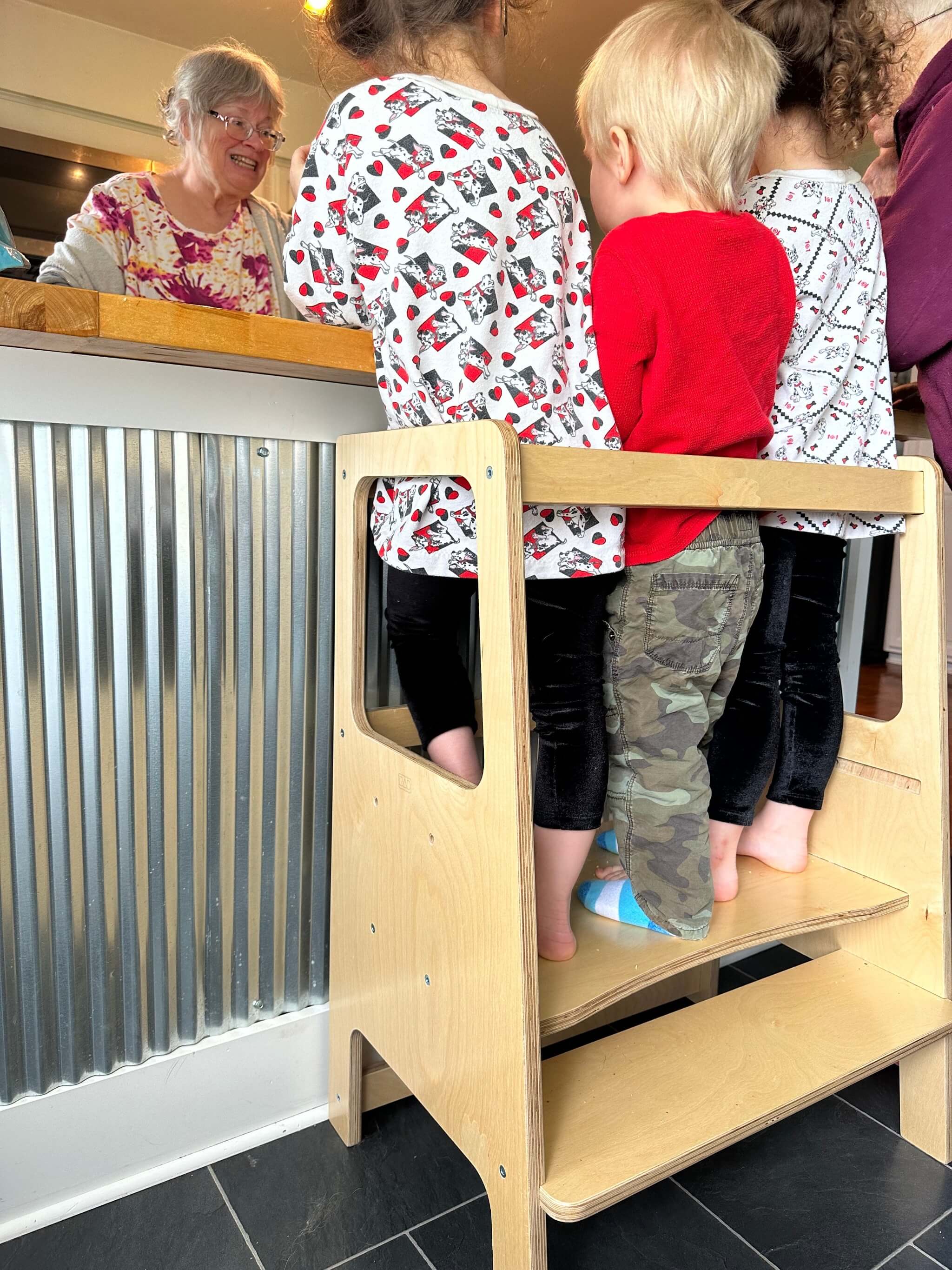 Furniture: Toddler Tower