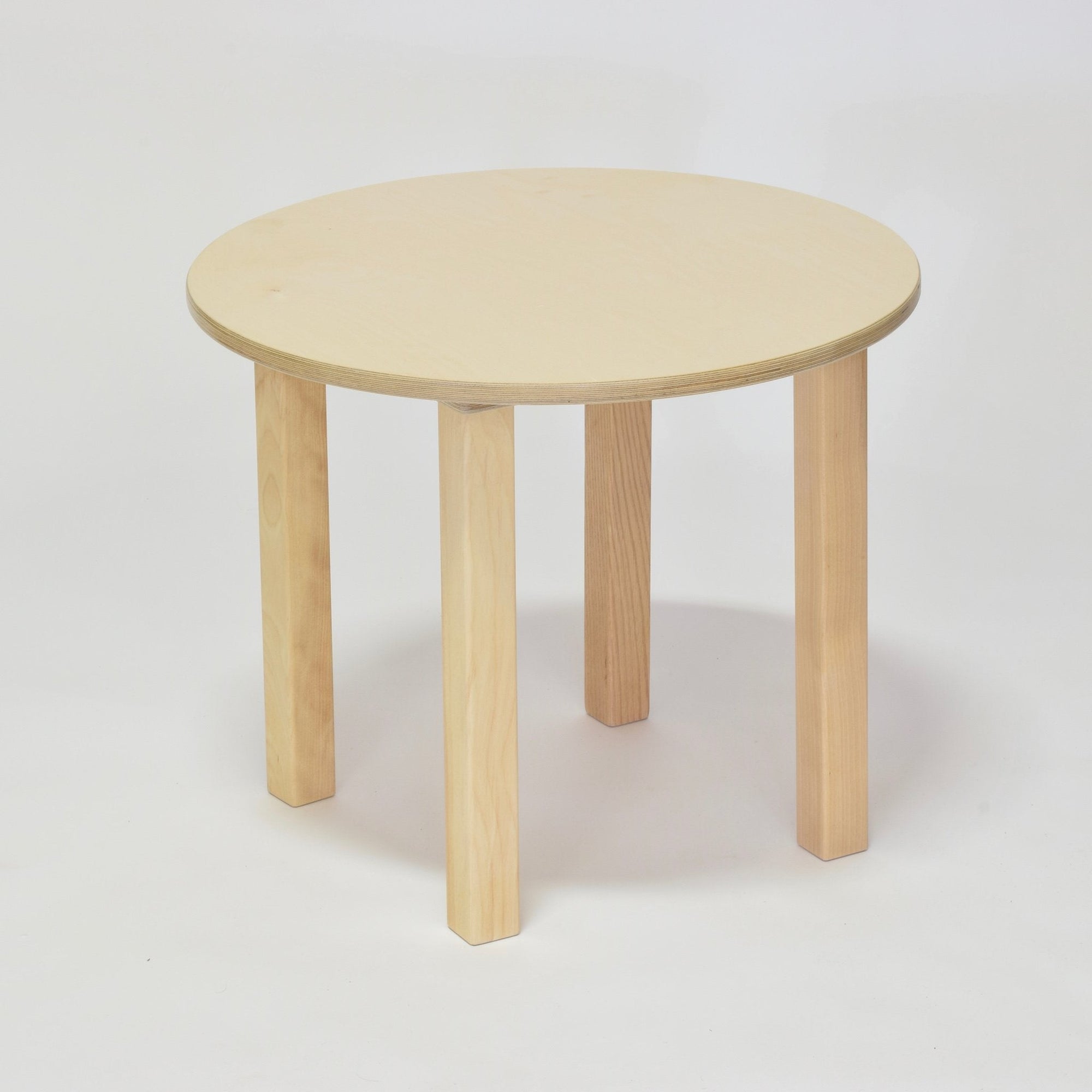 Furniture: Round Table