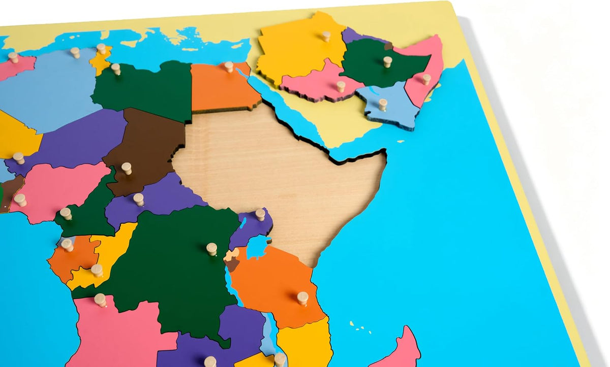 Continent Map: Africa Knobbed Puzzle Map with Control Cards
