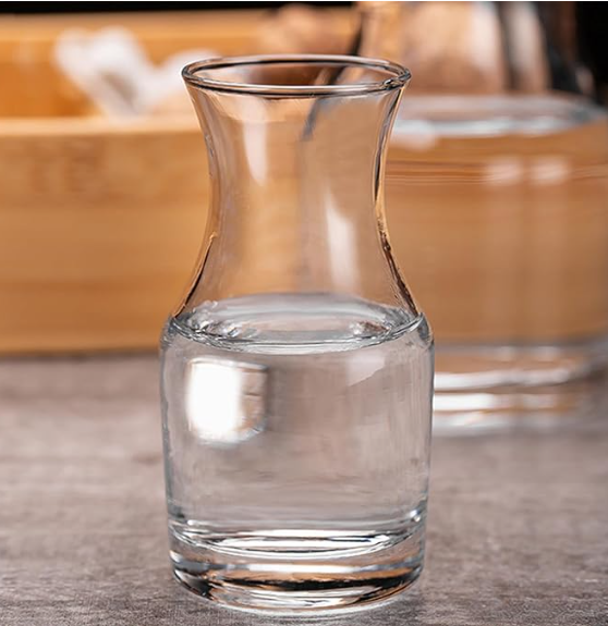 Pitcher: Clear Glass Pouring Carafe