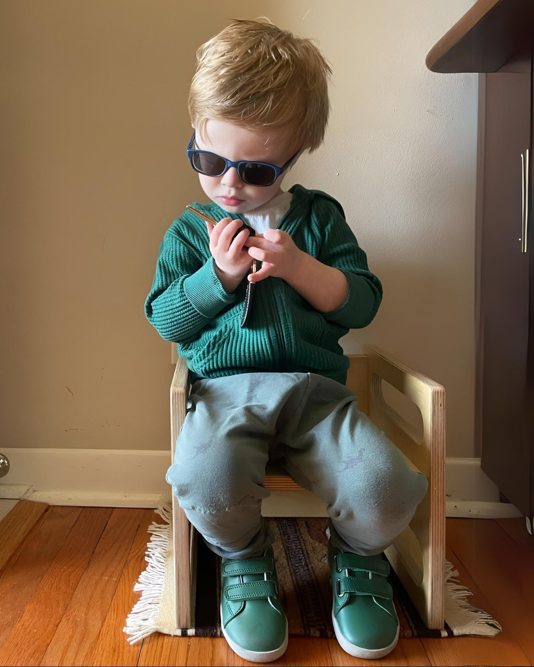 Furniture: Montessori Cube Chair