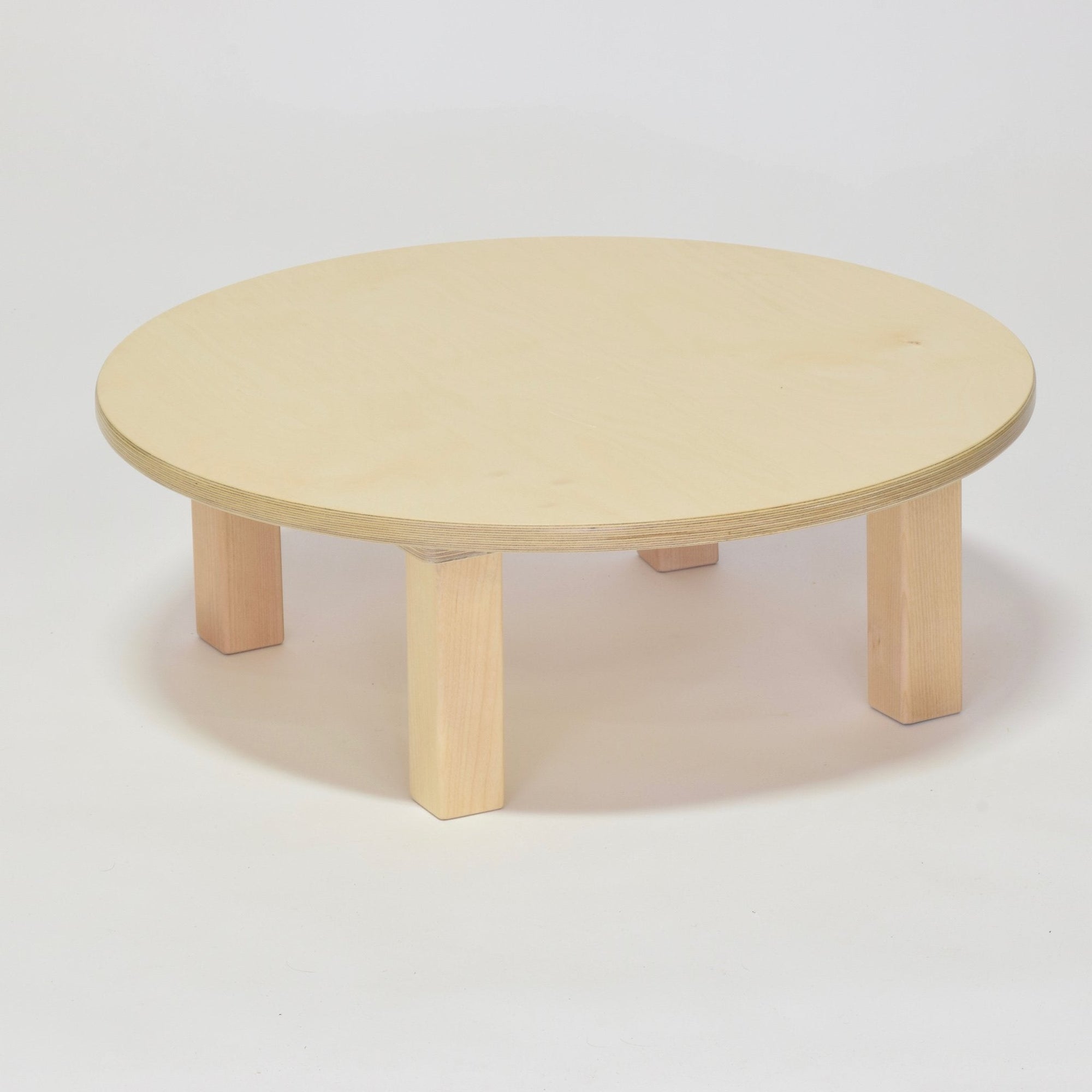 Furniture: Round Table