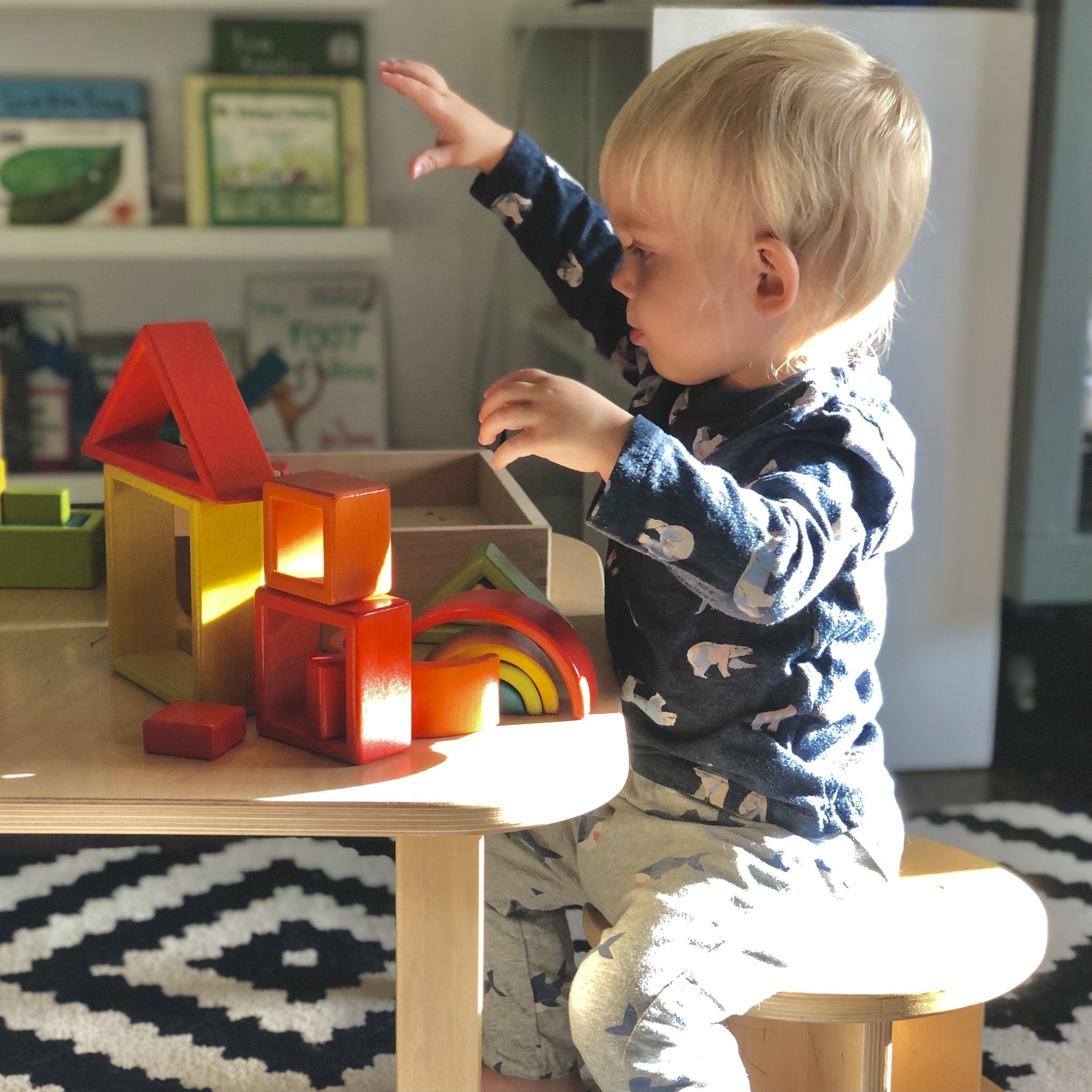 Furniture: Square Table