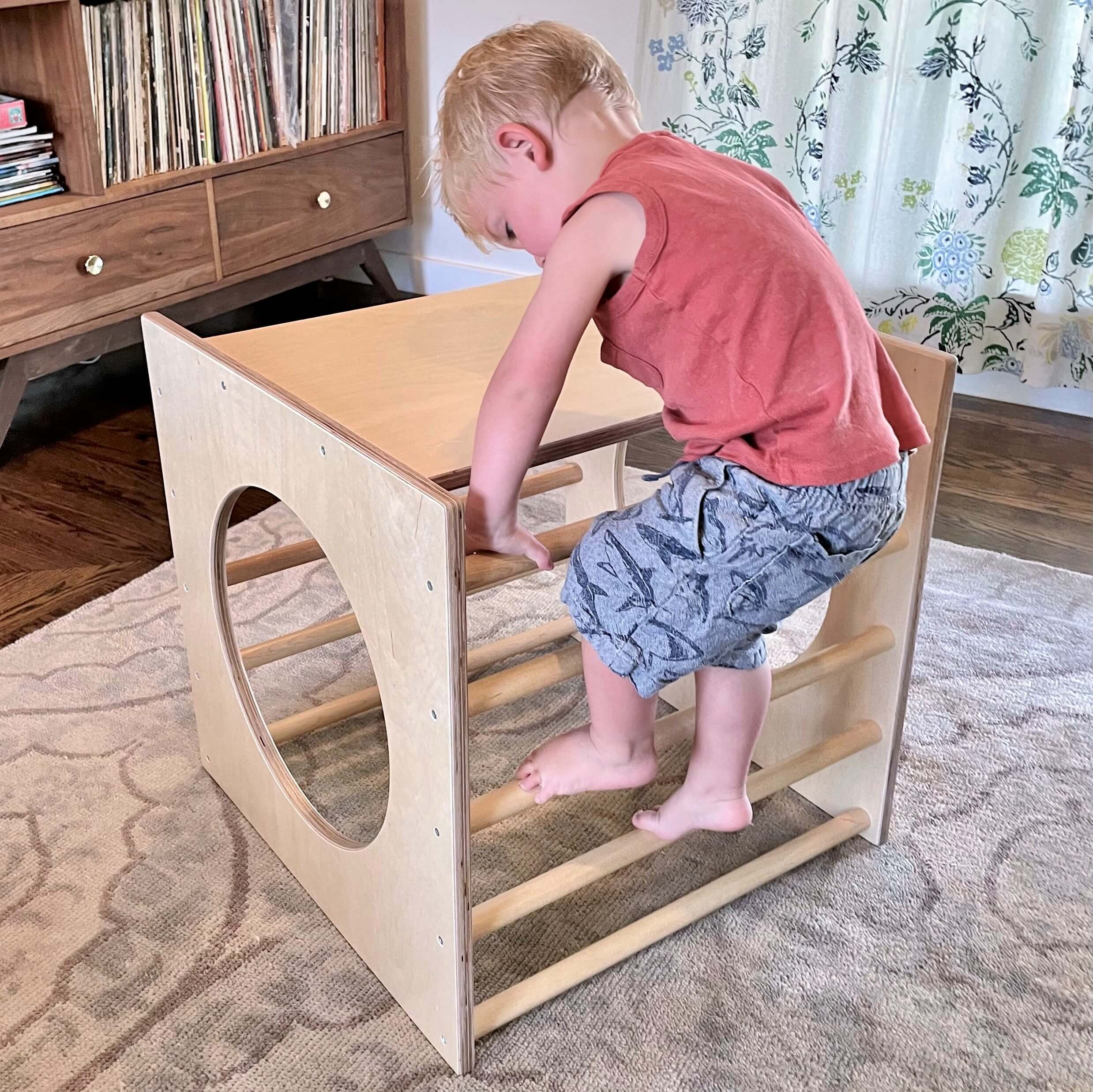 Furniture: Play Cube